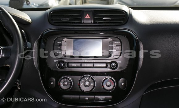 Acheter Import Voiture Kia Soul Bleu à Import - Dubai, Eua Acheter Import Voiture Kia Soul Bleu à Import - Dubai, Eua