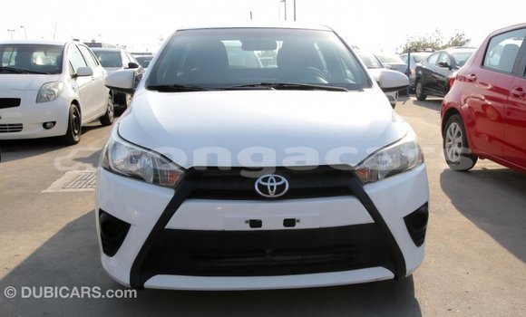 Acheter Import Voiture Toyota Yaris Blanc à Import - Dubai, Eua Acheter Import Voiture Toyota Yaris Blanc à Import - Dubai, Eua