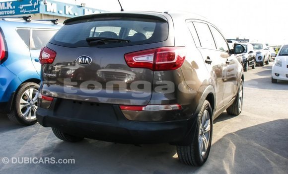 Acheter Import Voiture Kia Sportage Marron à Import - Dubai, Eua Acheter Import Voiture Kia Sportage Marron à Import - Dubai, Eua
