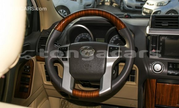 Acheter Import Voiture Toyota Prado Blanc à Import - Dubai, Eua Acheter Import Voiture Toyota Prado Blanc à Import - Dubai, Eua
