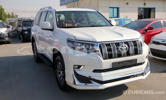 Acheter Import Voiture Toyota Prado Blanc à Import - Dubai, Eua Acheter Import Voiture Toyota Prado Blanc à Import - Dubai, Eua