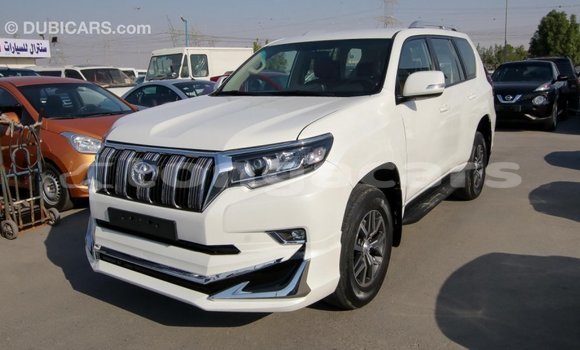 Acheter Import Voiture Toyota Prado Blanc à Import - Dubai, Eua Acheter Import Voiture Toyota Prado Blanc à Import - Dubai, Eua