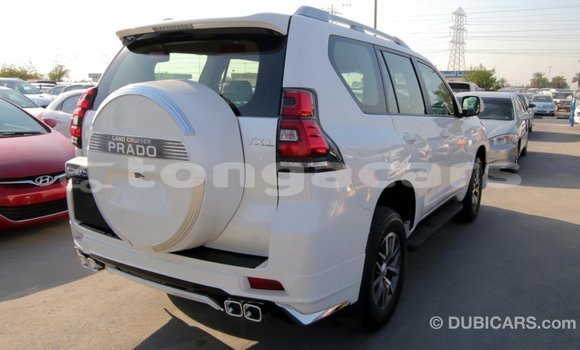 Acheter Import Voiture Toyota Prado Blanc à Import - Dubai, Eua Acheter Import Voiture Toyota Prado Blanc à Import - Dubai, Eua