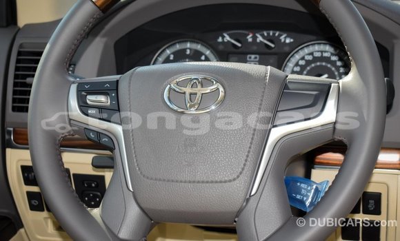 Acheter Import Voiture Toyota Land Cruiser Blanc à Import - Dubai, Eua Acheter Import Voiture Toyota Land Cruiser Blanc à Import - Dubai, Eua