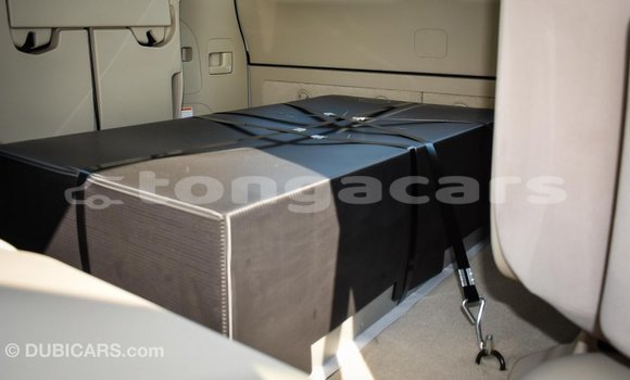 Acheter Import Voiture Toyota Land Cruiser Blanc à Import - Dubai, Eua Acheter Import Voiture Toyota Land Cruiser Blanc à Import - Dubai, Eua