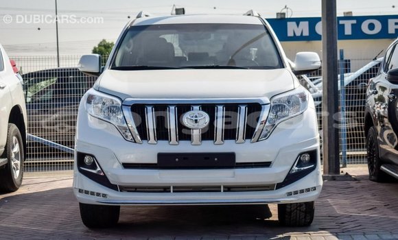 Acheter Import Voiture Toyota Prado Blanc à Import - Dubai, Eua Acheter Import Voiture Toyota Prado Blanc à Import - Dubai, Eua