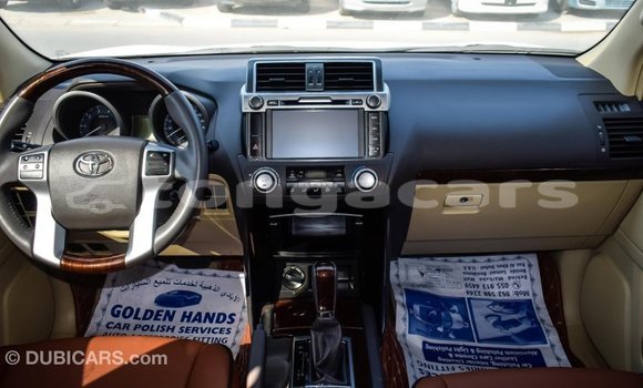 Acheter Import Voiture Toyota Prado Blanc à Import - Dubai, Eua Acheter Import Voiture Toyota Prado Blanc à Import - Dubai, Eua