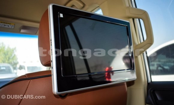 Acheter Import Voiture Toyota Prado Blanc à Import - Dubai, Eua Acheter Import Voiture Toyota Prado Blanc à Import - Dubai, Eua