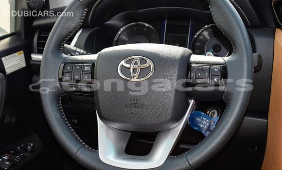 Acheter Import Voiture Toyota Fortuner Blanc à Import - Dubai, Eua Acheter Import Voiture Toyota Fortuner Blanc à Import - Dubai, Eua