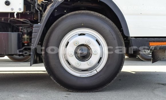 Acheter Import Voiture Mitsubishi Carisma Blanc à Import - Dubai, Eua Acheter Import Voiture Mitsubishi Carisma Blanc à Import - Dubai, Eua