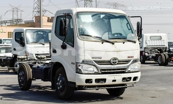 Acheter Import Utilitaire Hino 300 Series Blanc à Import - Dubai, Eua Acheter Import Utilitaire Hino 300 Series Blanc à Import - Dubai, Eua