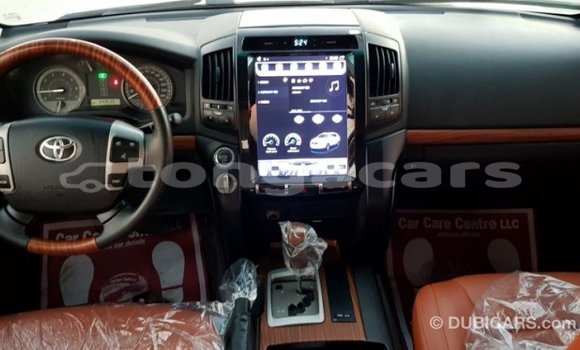 Acheter Import Voiture Toyota Land Cruiser Blanc à Import - Dubai, Eua Acheter Import Voiture Toyota Land Cruiser Blanc à Import - Dubai, Eua