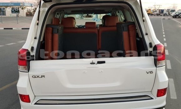 Acheter Import Voiture Toyota Land Cruiser Blanc à Import - Dubai, Eua Acheter Import Voiture Toyota Land Cruiser Blanc à Import - Dubai, Eua