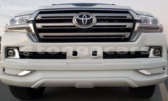 Acheter Import Voiture Toyota Land Cruiser Blanc à Import - Dubai, Eua Acheter Import Voiture Toyota Land Cruiser Blanc à Import - Dubai, Eua