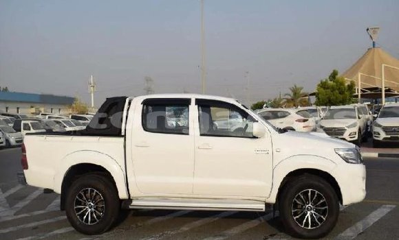 Acheter Occasion Voiture Toyota Hilux Blanc à Nuku'alofa, Tongatapu Acheter Occasion Voiture Toyota Hilux Blanc à Nuku'alofa, Tongatapu
