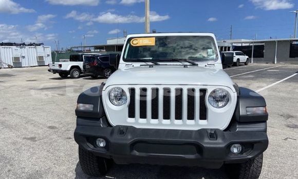 Acheter Occasion Voiture Jeep Wrangler Blanc à Import - Dubai, Eua Acheter Occasion Voiture Jeep Wrangler Blanc à Import - Dubai, Eua