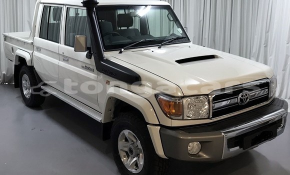 Acheter Occasion Voiture Toyota Land Cruiser Blanc à Fotua, Ha'apai Acheter Occasion Voiture Toyota Land Cruiser Blanc à Fotua, Ha'apai
