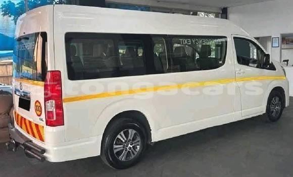 Buy Used Toyota HiAce White Truck in Nuku'alofa in Tongatapu Buy Used Toyota HiAce White Truck in Nuku'alofa in Tongatapu