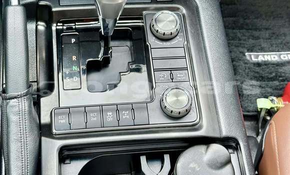 Buy Used Toyota Land Cruiser White Car in Nukunuku in Tongatapu Buy Used Toyota Land Cruiser White Car in Nukunuku in Tongatapu