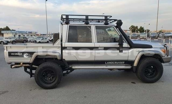 Buy Used Toyota Land Cruiser Silver Car in Hihifo in Niuas Buy Used Toyota Land Cruiser Silver Car in Hihifo in Niuas