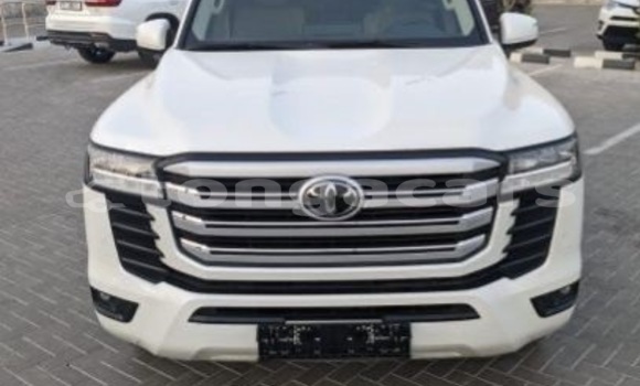 Buy Used Toyota Land Cruiser White Car in Nuku'alofa in Tongatapu