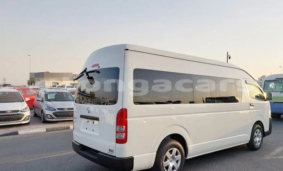 Acheter Occasion Voiture Toyota Hiace Blanc à Nuku'alofa, Tongatapu Acheter Occasion Voiture Toyota Hiace Blanc à Nuku'alofa, Tongatapu