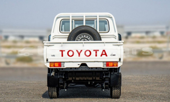 Acheter Occasion Voiture Toyota Land Cruiser Blanc à Nuku'alofa, Tongatapu Acheter Occasion Voiture Toyota Land Cruiser Blanc à Nuku'alofa, Tongatapu