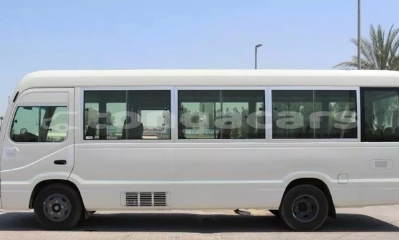 Acheter Occasion Voiture Toyota Coaster Blanc à Nuku'alofa, Tongatapu Acheter Occasion Voiture Toyota Coaster Blanc à Nuku'alofa, Tongatapu