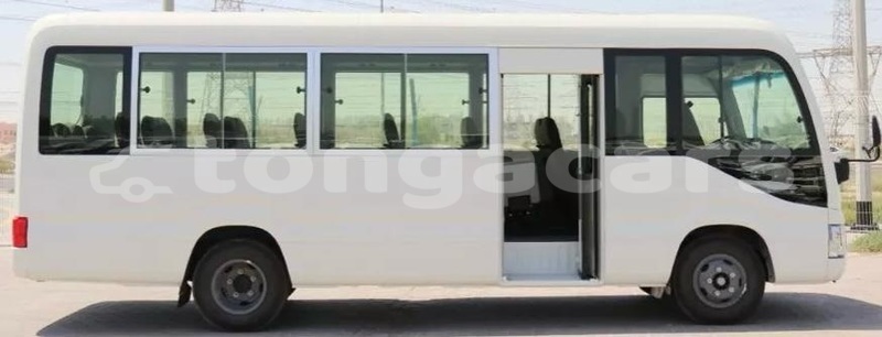 Big with watermark toyota coaster tongatapu nuku alofa 780
