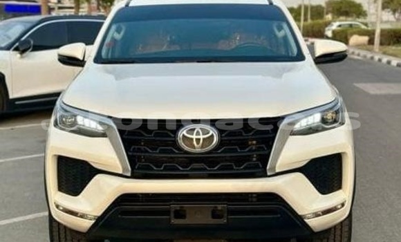 Acheter Occasion Voiture Toyota Fortuner Blanc à Nuku'alofa, Tongatapu Acheter Occasion Voiture Toyota Fortuner Blanc à Nuku'alofa, Tongatapu