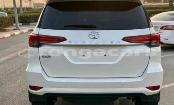 Acheter Occasion Voiture Toyota Fortuner Blanc à Nuku'alofa, Tongatapu Acheter Occasion Voiture Toyota Fortuner Blanc à Nuku'alofa, Tongatapu