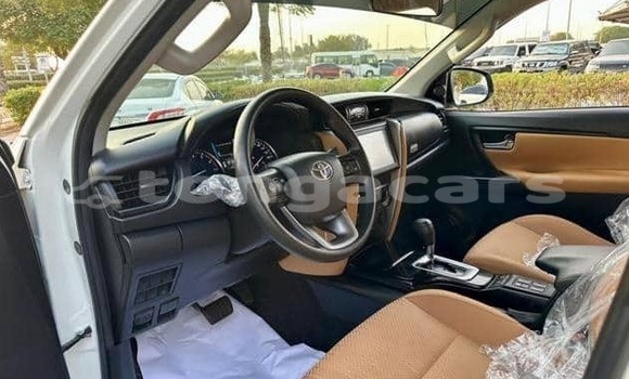 Acheter Occasion Voiture Toyota Fortuner Blanc à Nuku'alofa, Tongatapu Acheter Occasion Voiture Toyota Fortuner Blanc à Nuku'alofa, Tongatapu