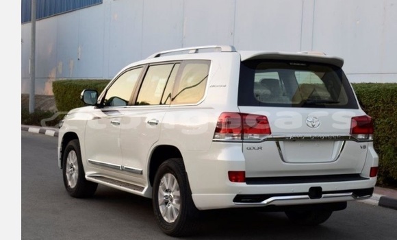 Acheter Occasion Voiture Toyota Land Cruiser Blanc à Nuku'alofa, Tongatapu Acheter Occasion Voiture Toyota Land Cruiser Blanc à Nuku'alofa, Tongatapu