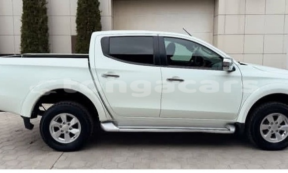 Buy Used Mitsubishi L200 White Car in Nuku'alofa in Tongatapu Buy Used Mitsubishi L200 White Car in Nuku'alofa in Tongatapu