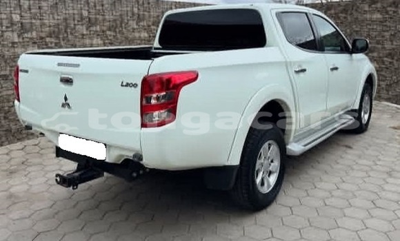 Buy Used Mitsubishi L200 White Car in Nuku'alofa in Tongatapu Buy Used Mitsubishi L200 White Car in Nuku'alofa in Tongatapu