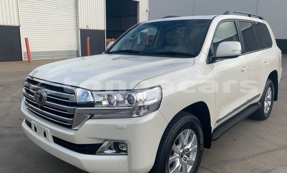 Buy Used Toyota Land Cruiser White Car in Nuku'alofa in Tongatapu