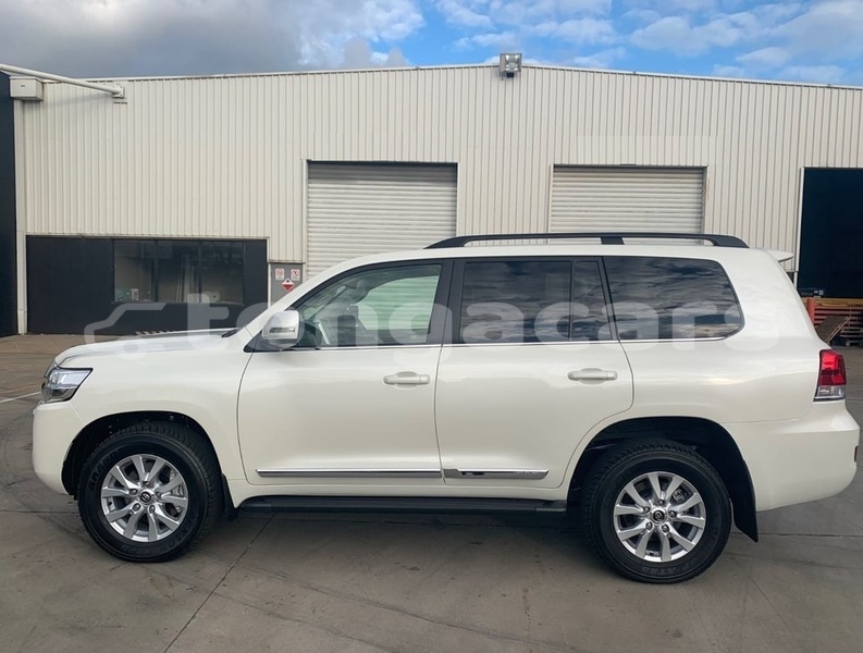 Big with watermark toyota land cruiser tongatapu nuku alofa 810