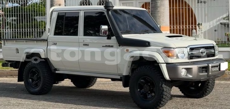 Big with watermark toyota land cruiser tongatapu nuku alofa 814