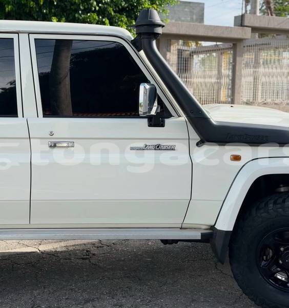 Big with watermark toyota land cruiser tongatapu nuku alofa 814