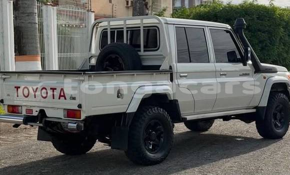 Buy Used Toyota Land Cruiser White Car in Nuku'alofa in Tongatapu Buy Used Toyota Land Cruiser White Car in Nuku'alofa in Tongatapu