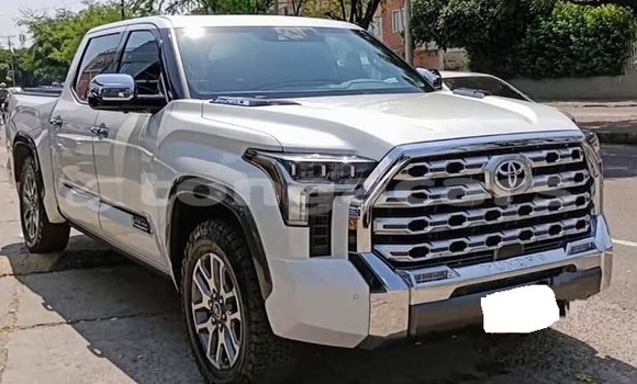 Buy Used Toyota Tundra White Car in Nuku'alofa in Tongatapu