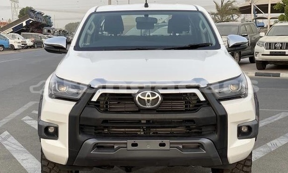 Buy Used Toyota Hiace White Car in Nuku'alofa in Tongatapu