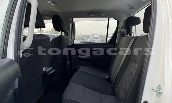 Buy Used Toyota Hiace White Car in Nuku'alofa in Tongatapu Buy Used Toyota Hiace White Car in Nuku'alofa in Tongatapu