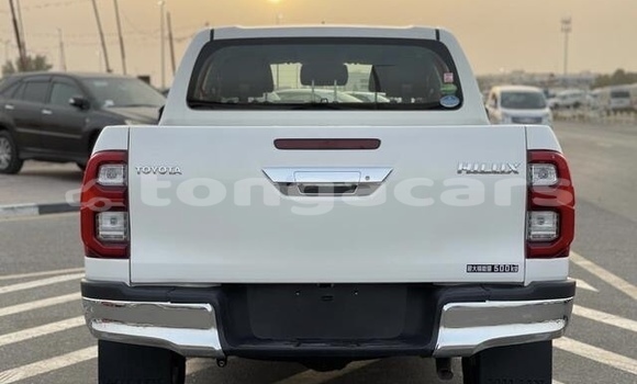Buy Used Toyota Hiluxe Revo White Car in Vaini in Tongatapu Buy Used Toyota Hiluxe Revo White Car in Vaini in Tongatapu