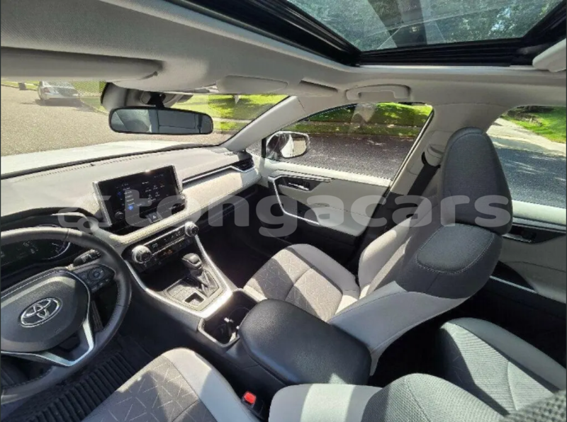 Big with watermark toyota rav4 niuas hihifo 828