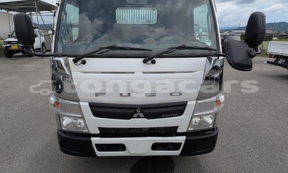Buy Used Mitsubishi Van White Truck in Nuku'alofa in Tongatapu