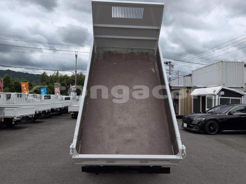 Big with watermark mitsubishi van tongatapu nuku alofa 852