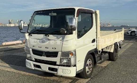Buy Used Mitsubishi L400 White Truck in Nuku'alofa in Tongatapu