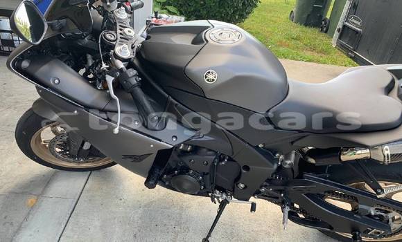 Acheter Occasion Moto Yamaha R1 Beige à Liahona, Tongatapu Acheter Occasion Moto Yamaha R1 Beige à Liahona, Tongatapu