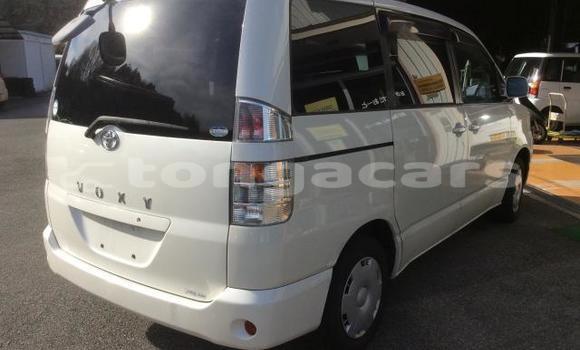 Buy Used Toyota Voxy White Car in Fua'amotu in Tongatapu Buy Used Toyota Voxy White Car in Fua'amotu in Tongatapu